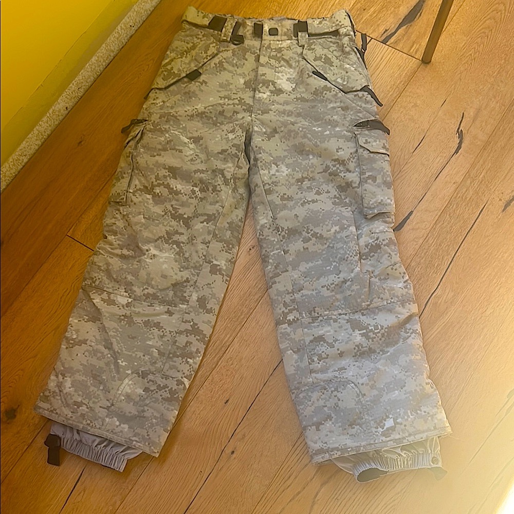 Camo snow/ski pants size 12
